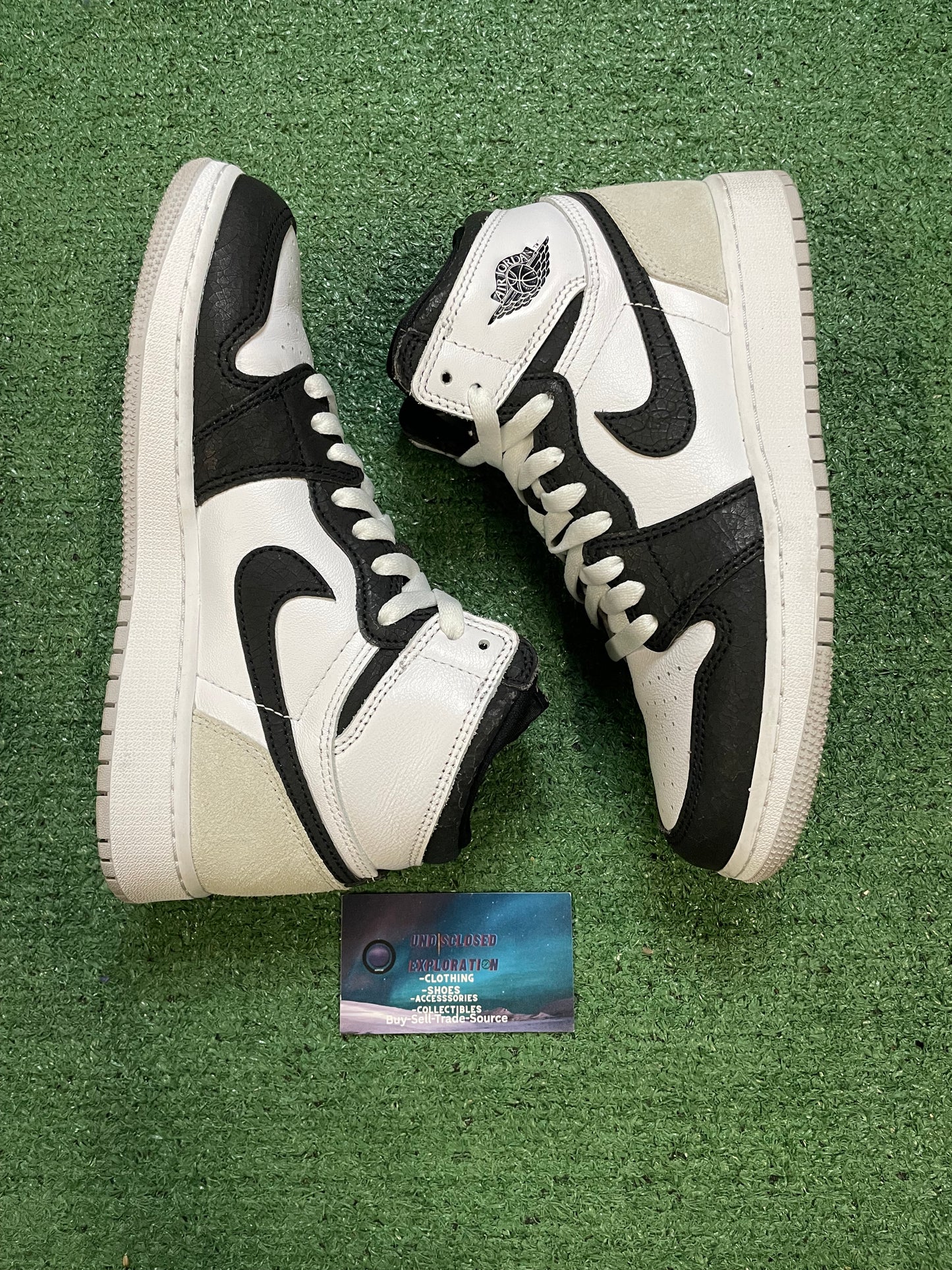 Air Jordan 1 stage haze bleached coral size 5.5youth/7women