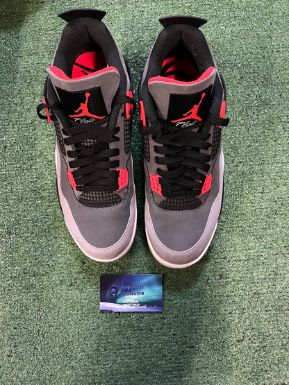 Jordan 4 Infared size 11men/12.5women