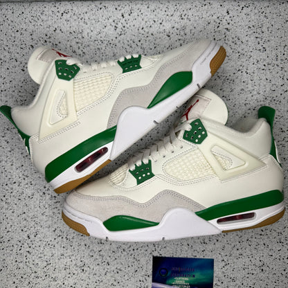 Jordan 4 SB Pine Green 8 Men “Preowned”