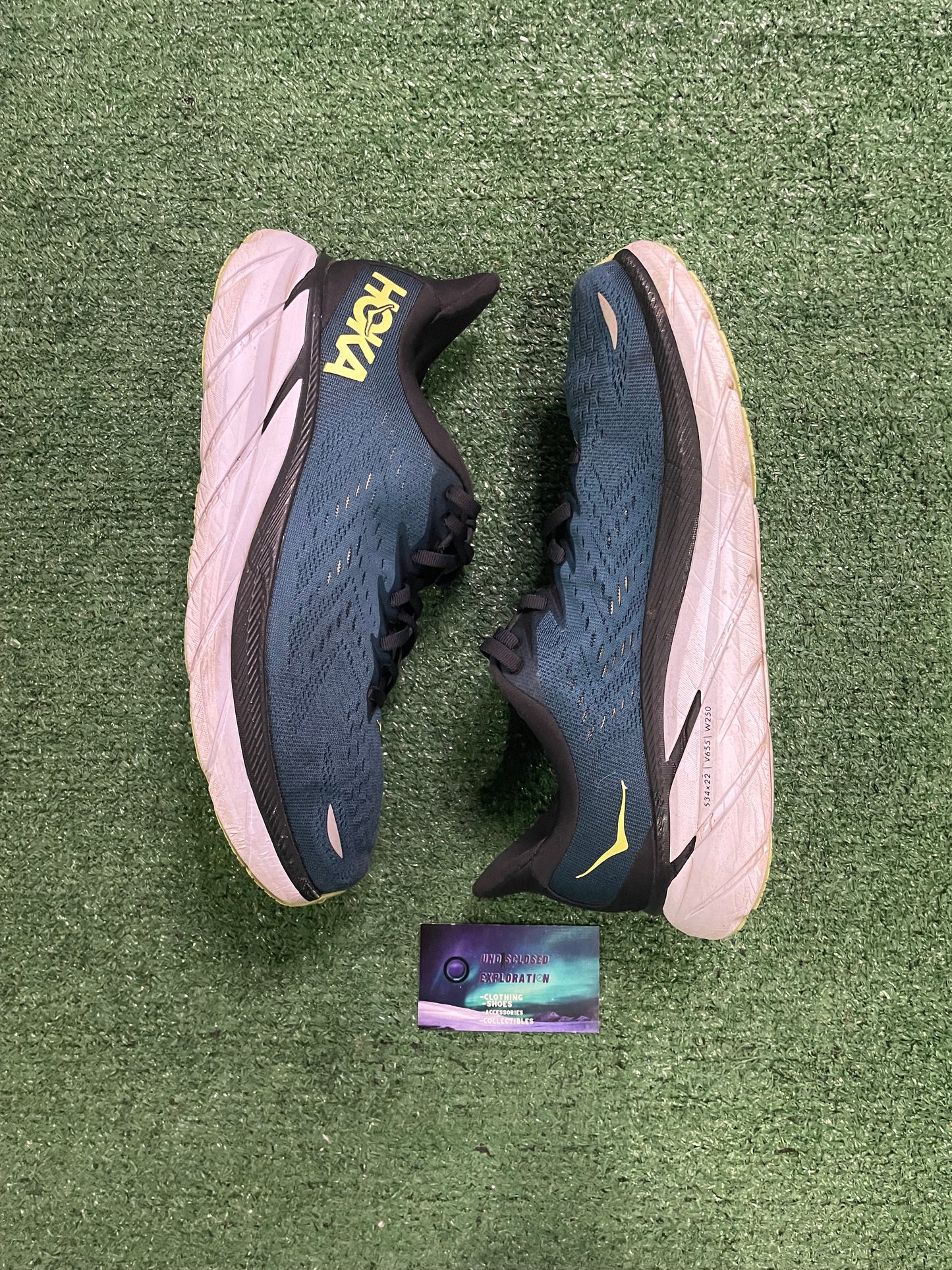 Hoka Clifton 8 size 10men/11.5women