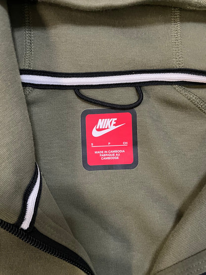 Nike Tech medium olive sweatsuit