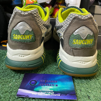 Saucony 3D hurricane grid bodega size 10men/11.5women