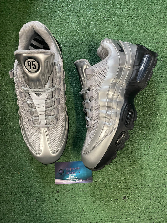 Nike Air Max 95 metallic silver size 10men/11.5women