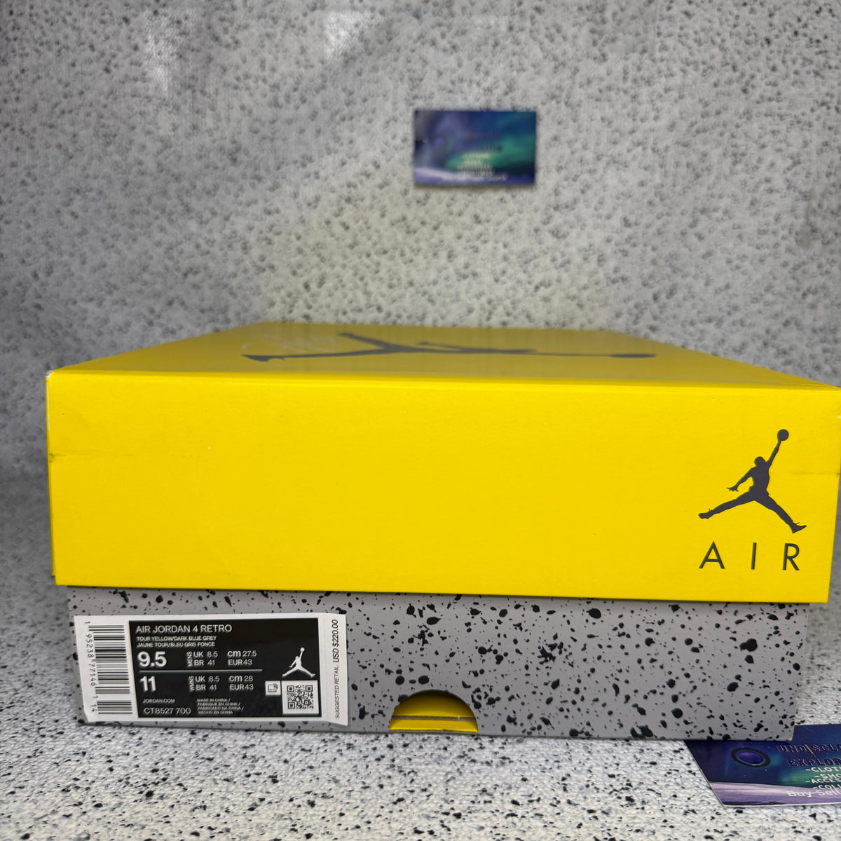 Jordan 4 Lightning