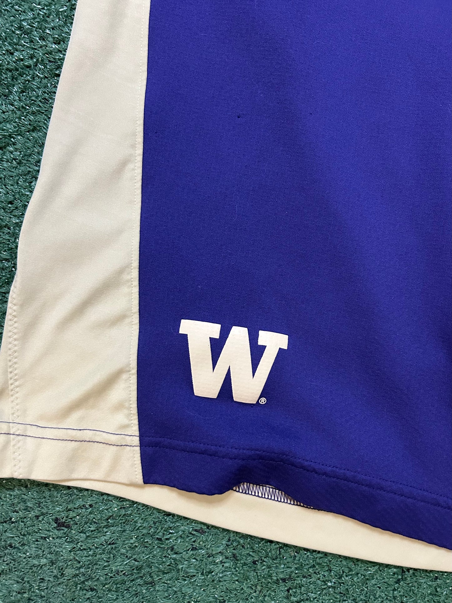 Nike UW University of Washington shorts