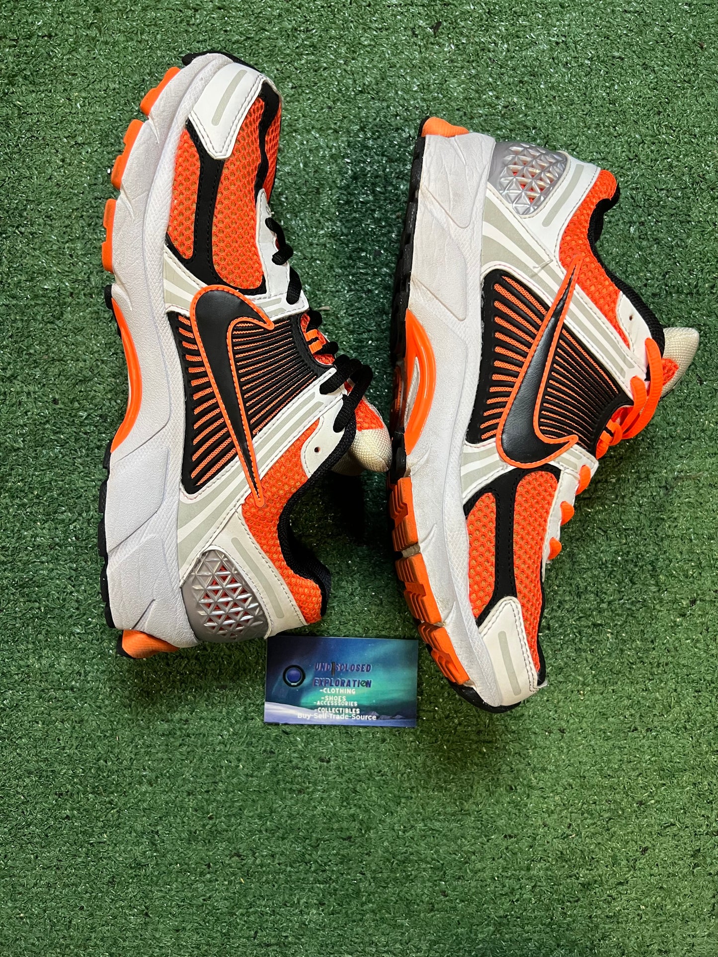 Nike Vomero 5 total orange size 10.5men/12women