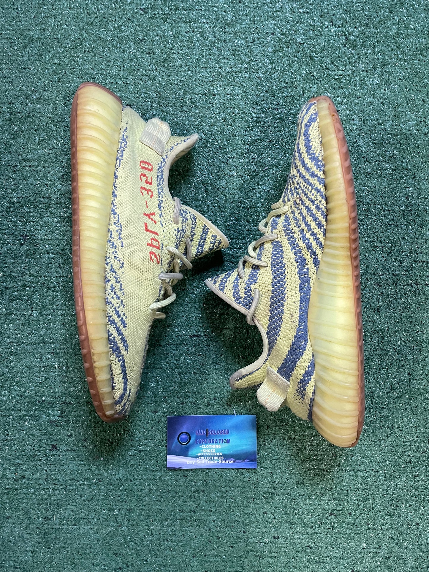 Yeezy 350 boost v2 semi frozen size 9.5men/11women