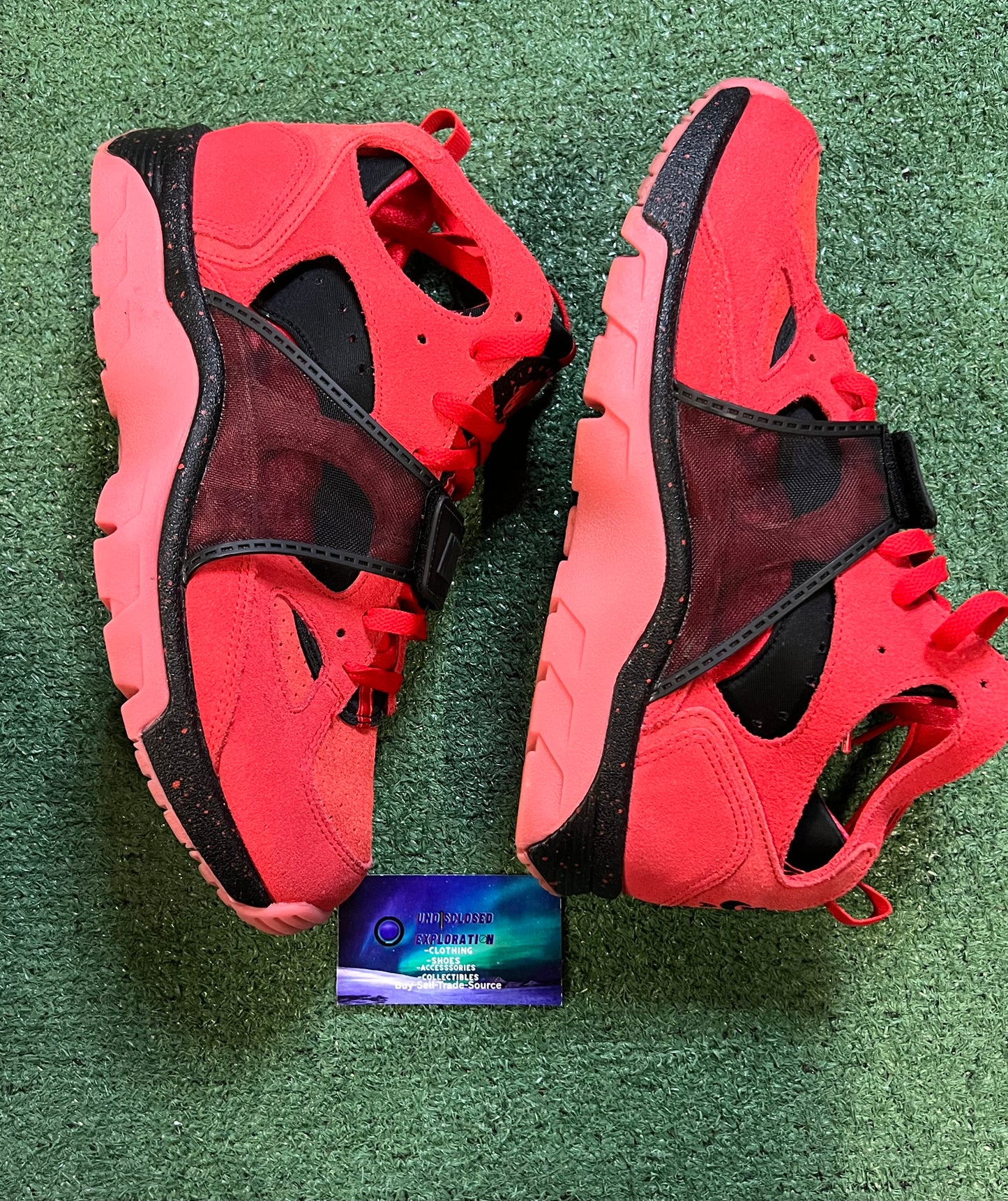 Nike air huarache challenge red size 10.5men/12women
