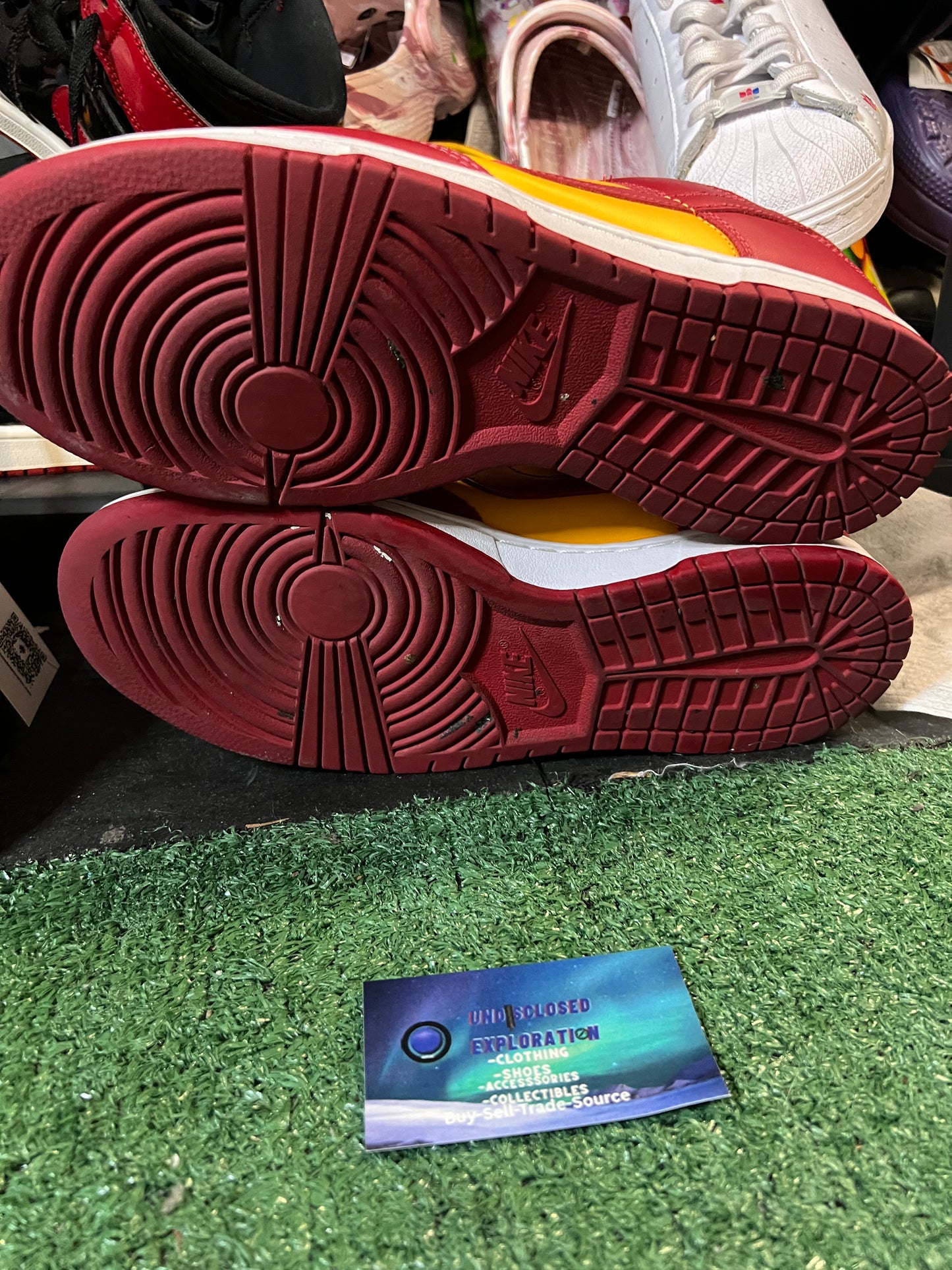 Nike dunk low Midas USC size 11men/12.5women