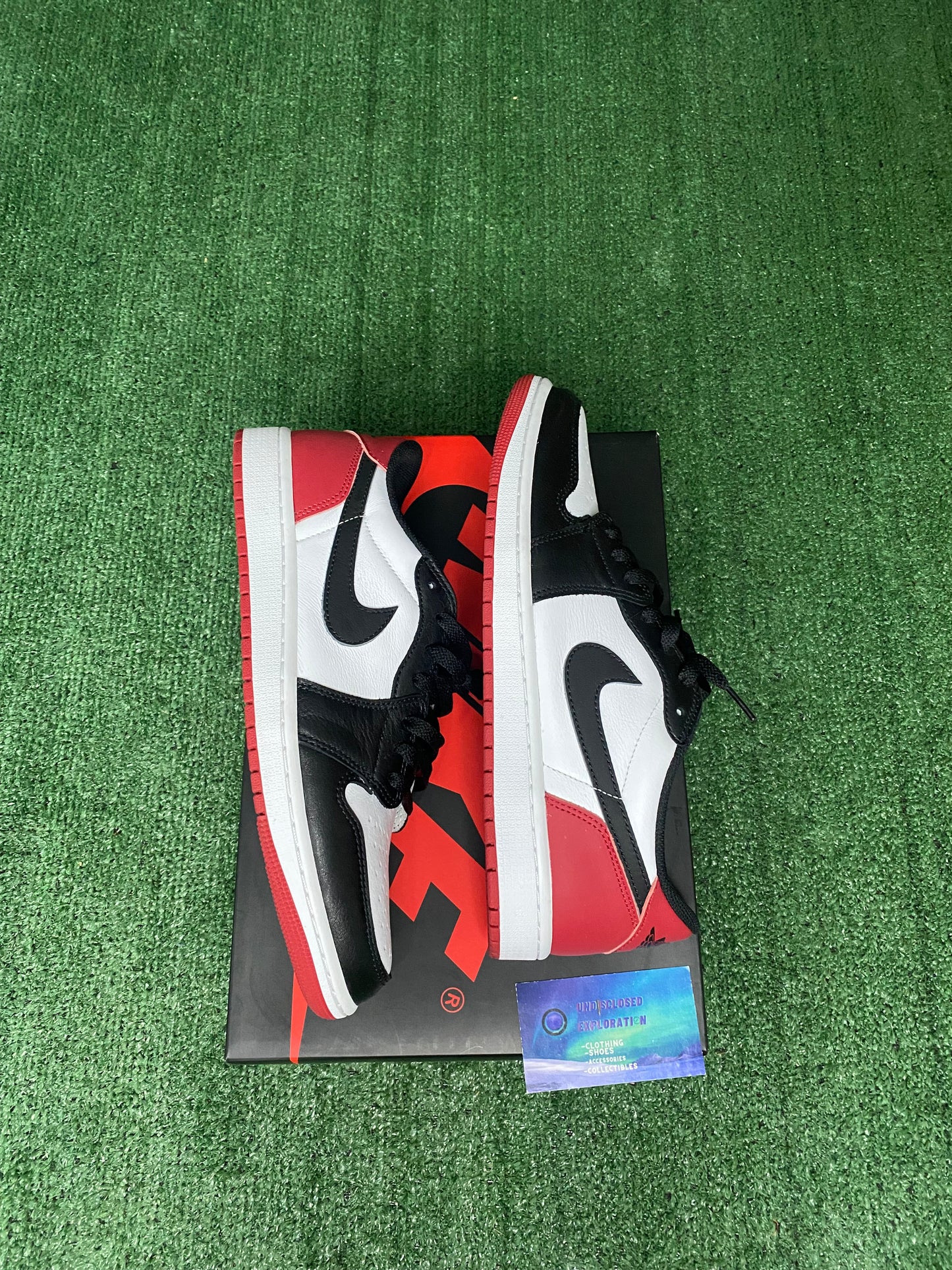 Jordan 1 low black toe size 11men/12.5women