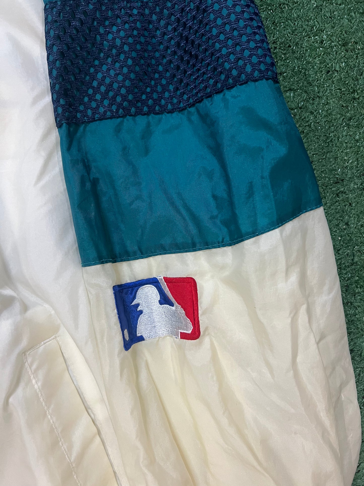 Vintage 1990s Seattle mariners white & blue pro player jacket