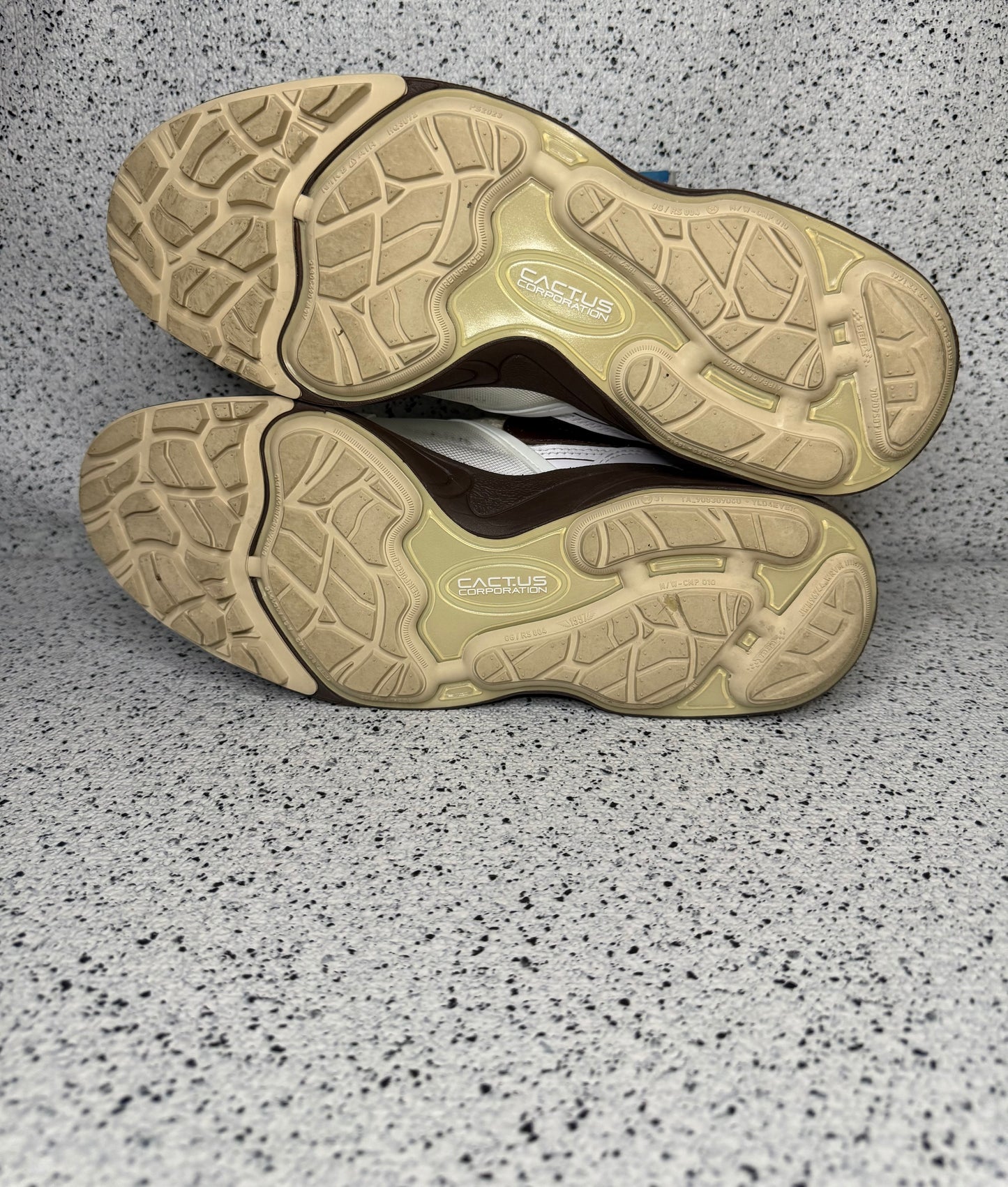 Nike Zoom Field Jaxx Light Chocolate 10 Men/11.5 Women “Preowned”