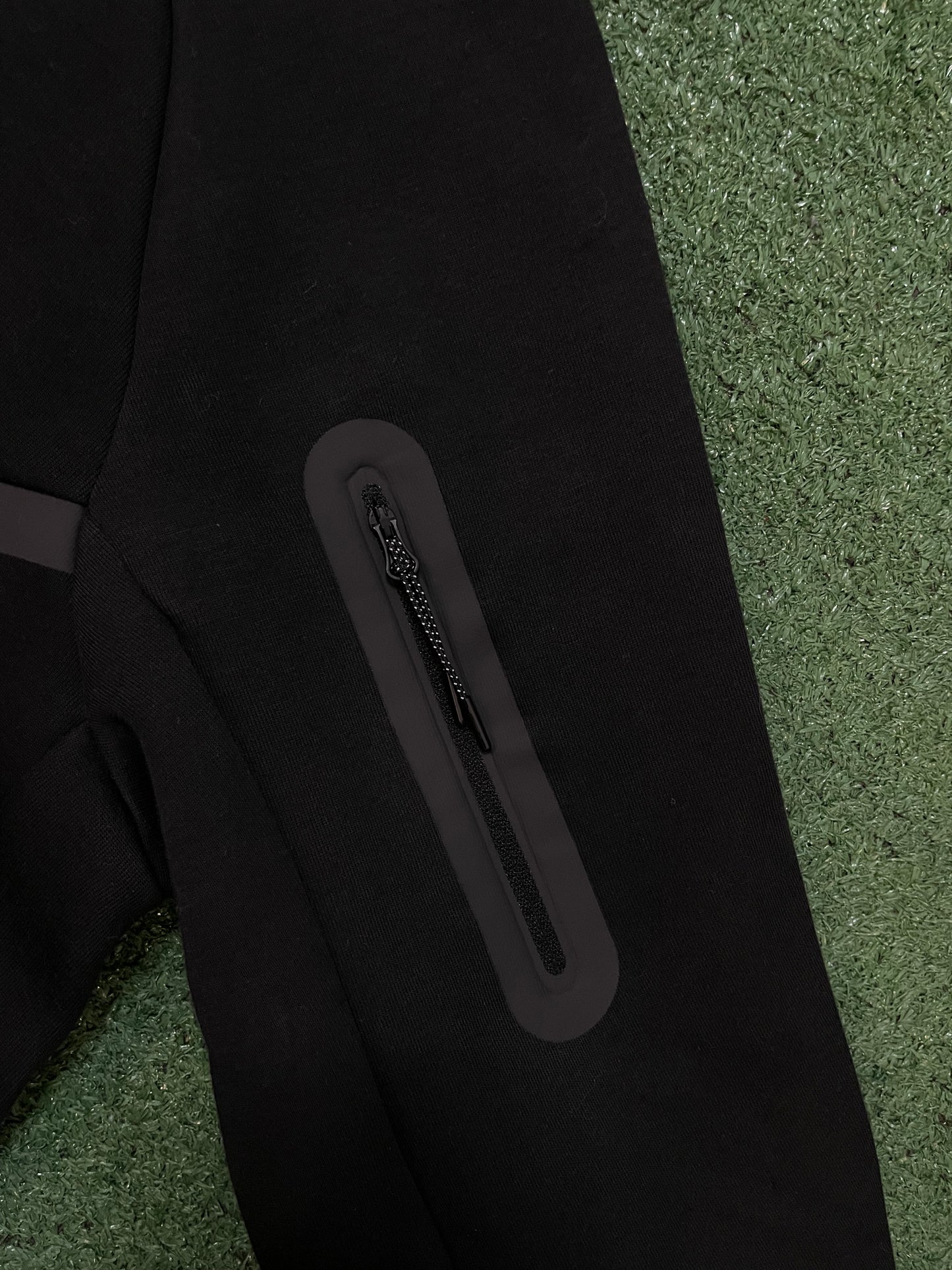 Nike tech fleece black sweatsuit