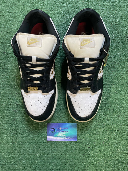 Nike SB Dunk Low X supreme black Stars size 11.5men/13women