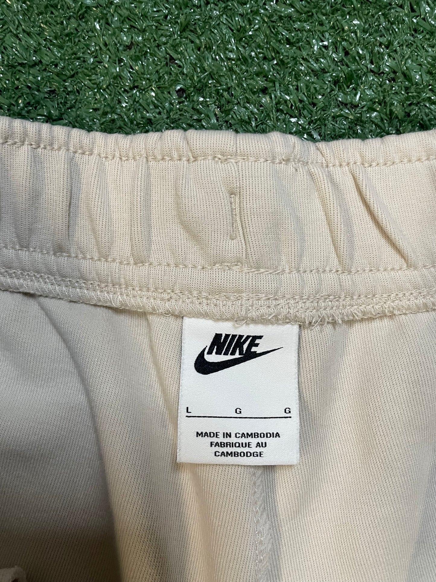 Nike Tech Fleece off white shorts