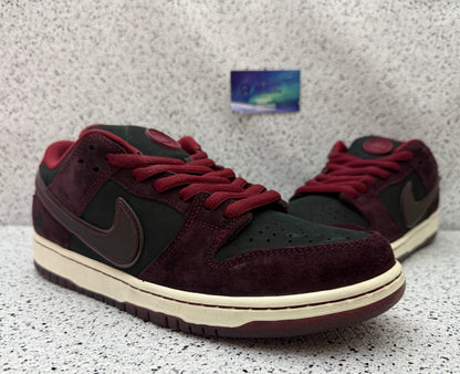 Nike Dunk SB Low Riot Skateshop