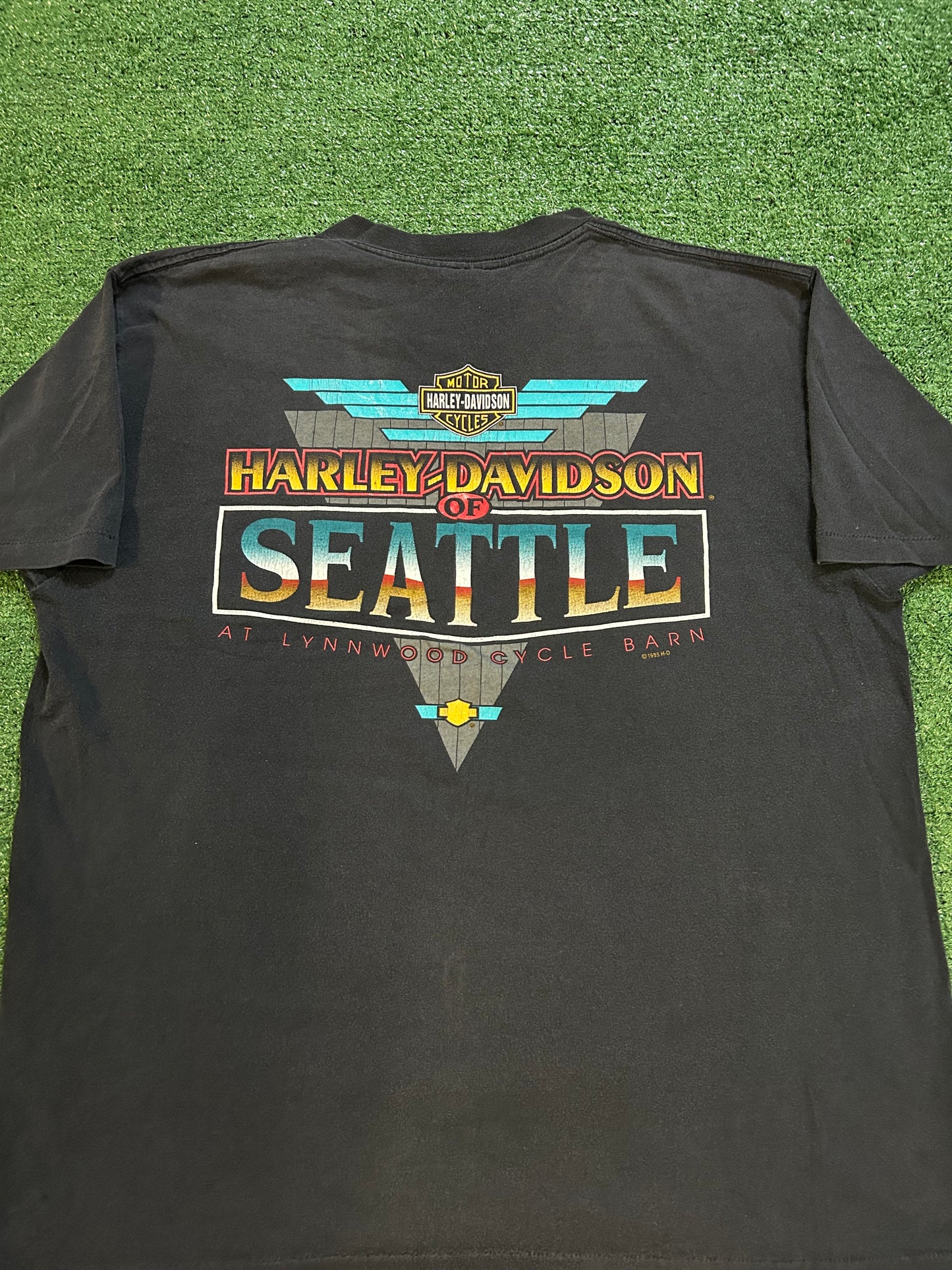 Vintage 1990s spirit of Harley Davidson wolves Seattle tee