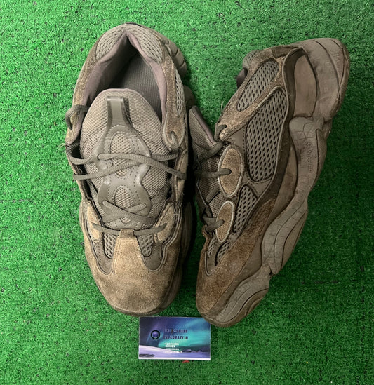 Yeezy 500 clay brown size 9men/10.5women