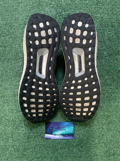 Adidas ultra boost uncaged collegiate navy size 9.5men/11women