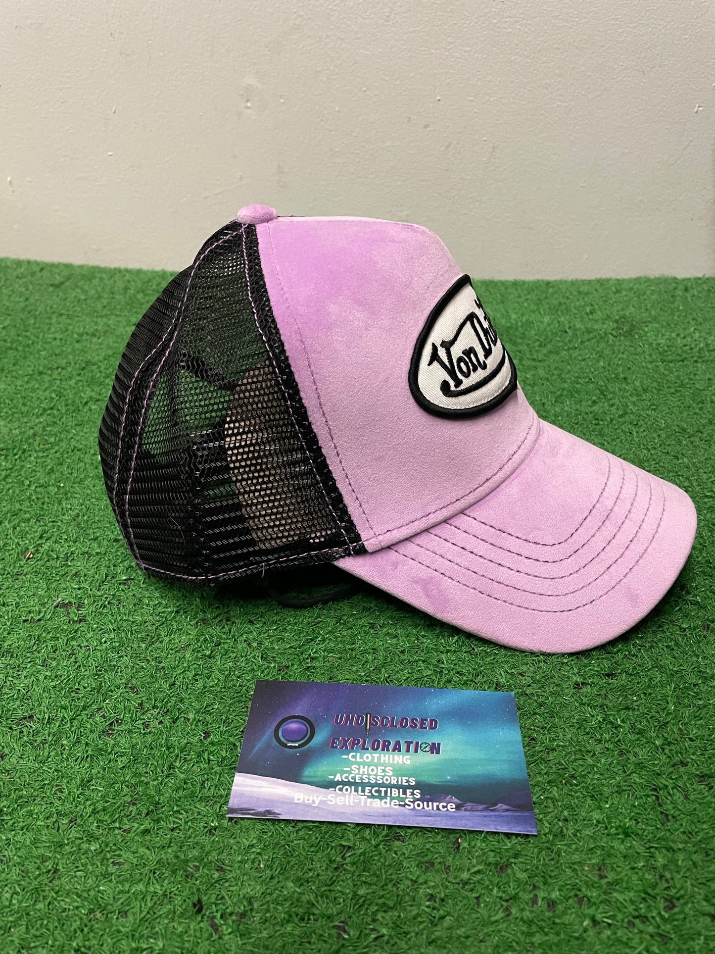 Von Dutch plum velvet staple hat