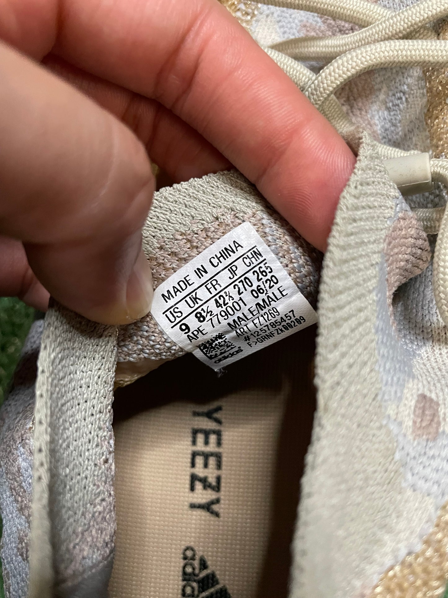 Yeezy 380 pepper size 9men/10.5women