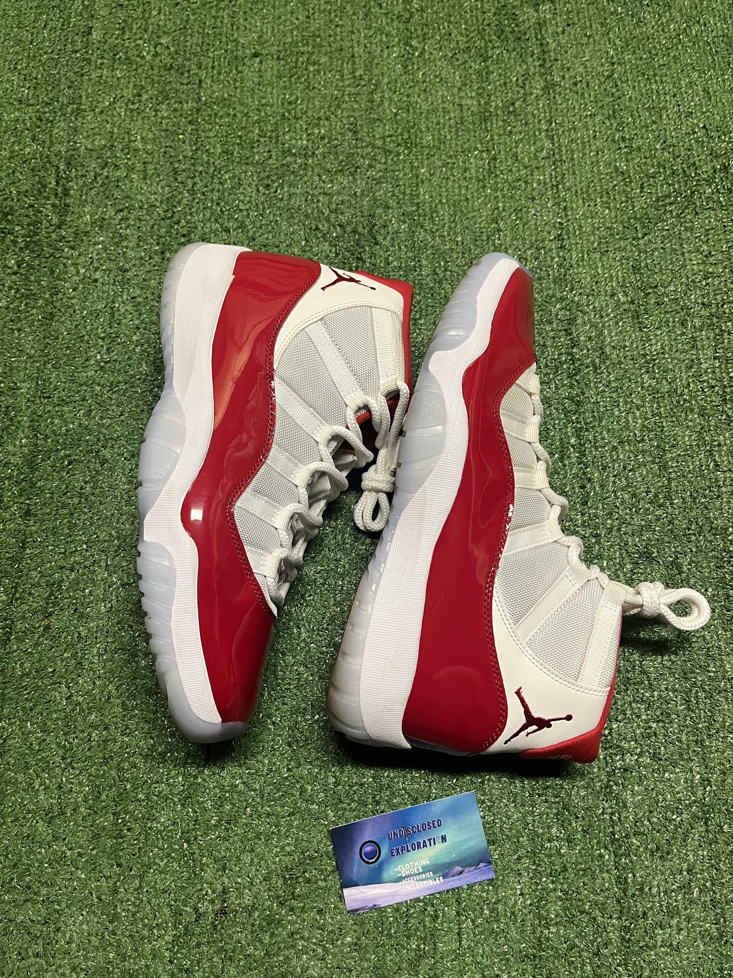 Jordan 11 cherry size 11.5men/13women