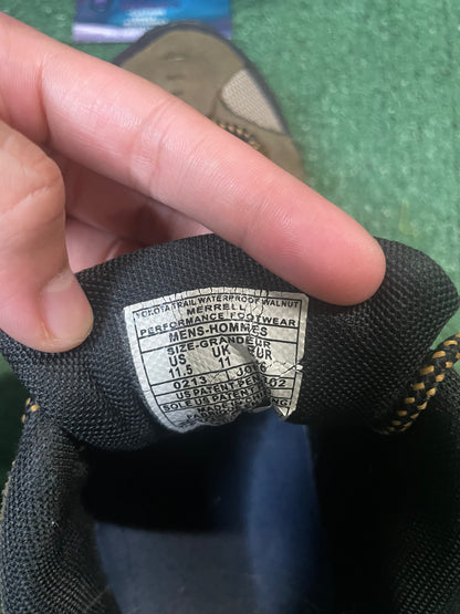 Merrell yokota trail ventilator size 11.5men/13women