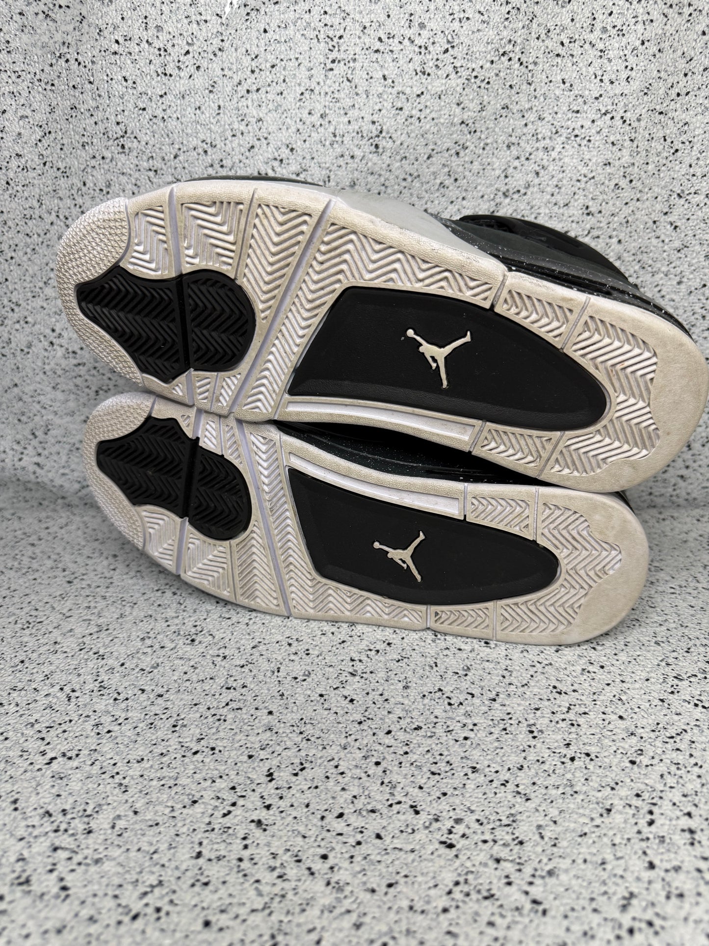 Jordan 4 Fear 10 Men/11.5 Women “Preowned”