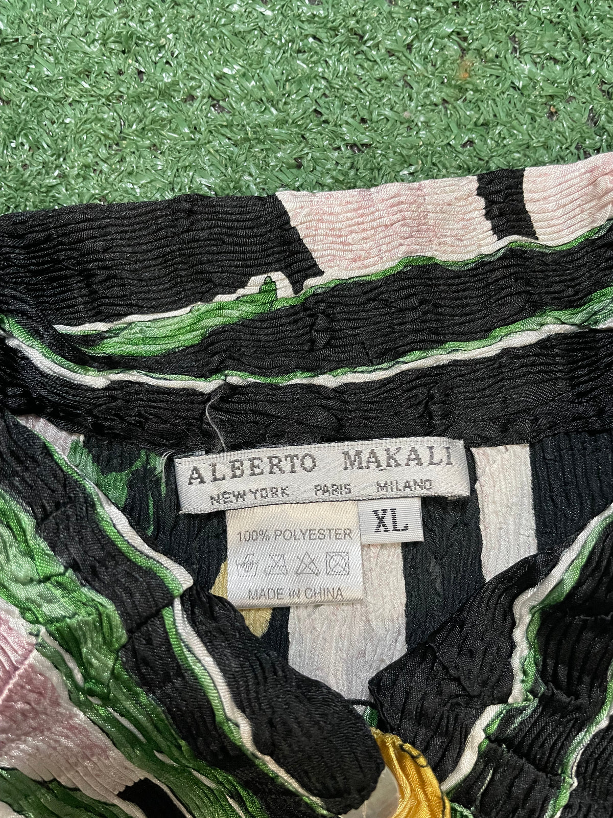 vintage 1990s Alberto Makali plissé button-up blouse
