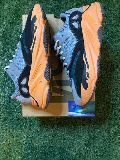 Yeezy 700 enflame amber size 10.5men/12women