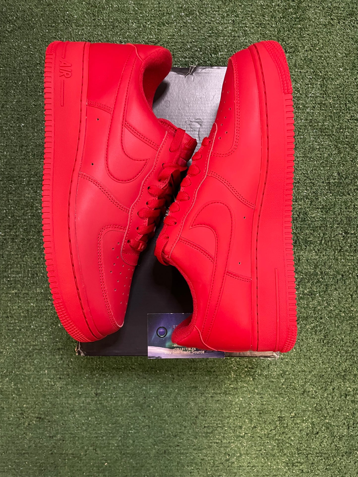 Nike Air Force 1 low triple red