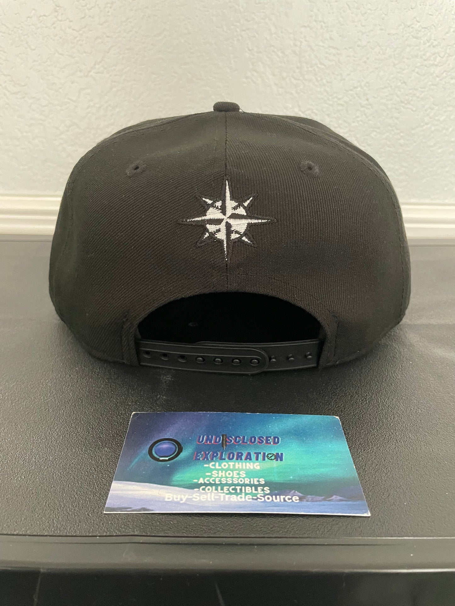 Seattle Mariners Black White Outline hat