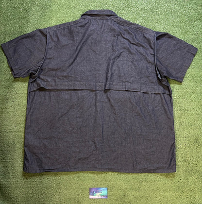 Levi’s navy button up