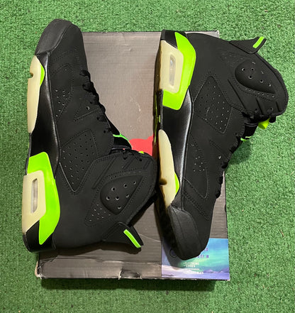 Jordan 6 electric green size 10men/11.5women