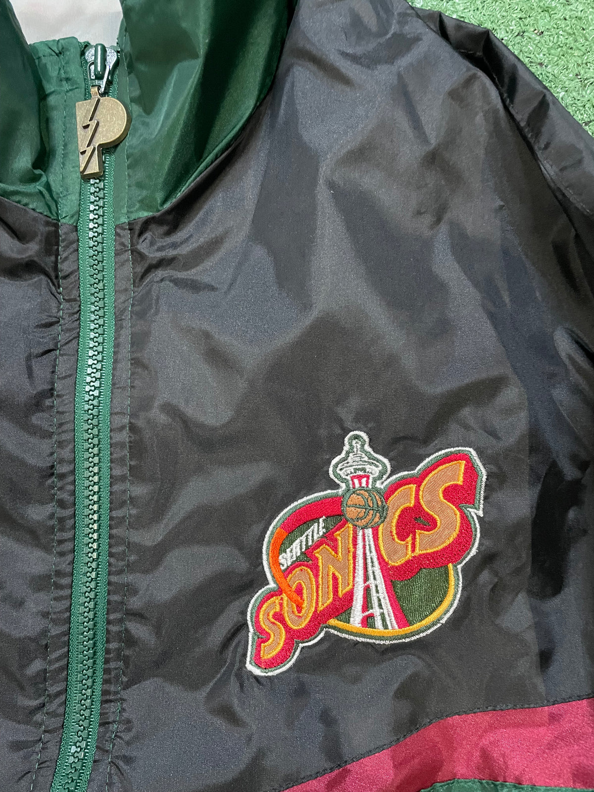 Vintage 1990s Seattle Sonics pro player youth Track suit