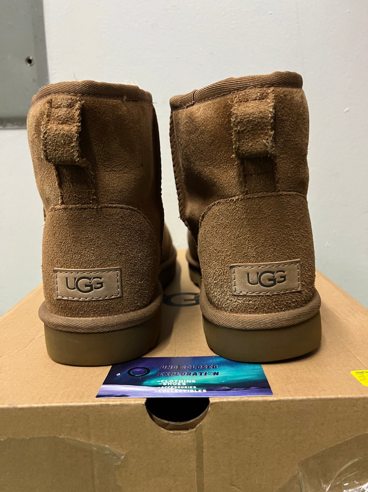UGG Classic mini II size 7.5men/9women