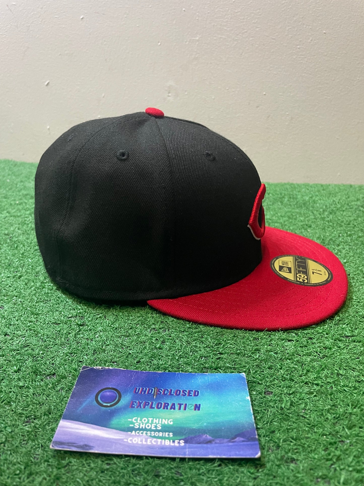 Cincinnati Reds black and red fitted hat