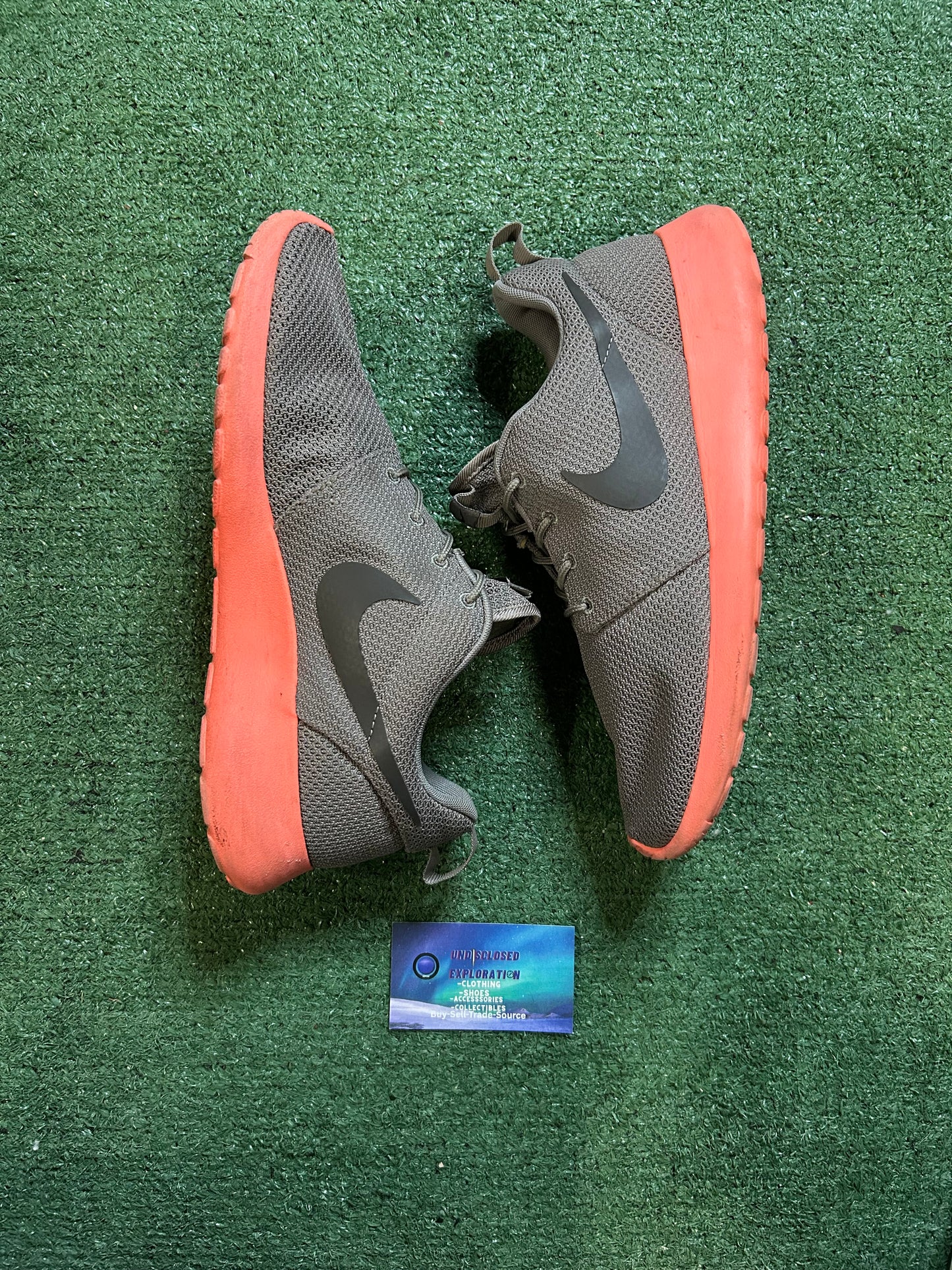 Nike Roshe run mango soft grey crimson size 9.5men/11women