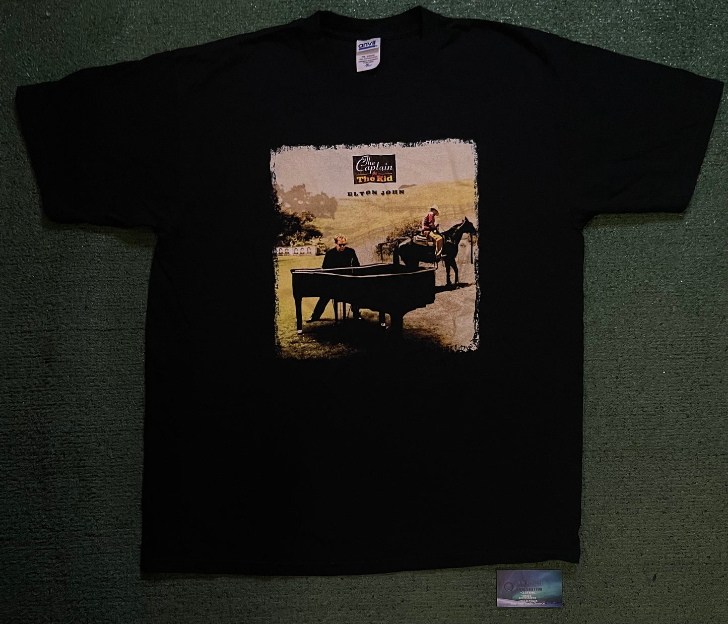 Vintage 2000s Elton John the captain and the kid tour tee