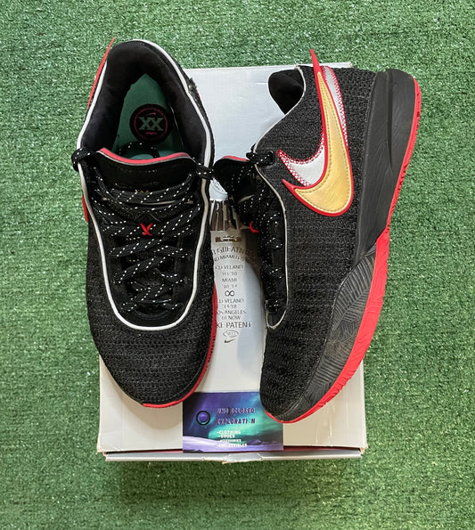 Nike Lebron 20 trinity size 9men/10.5women