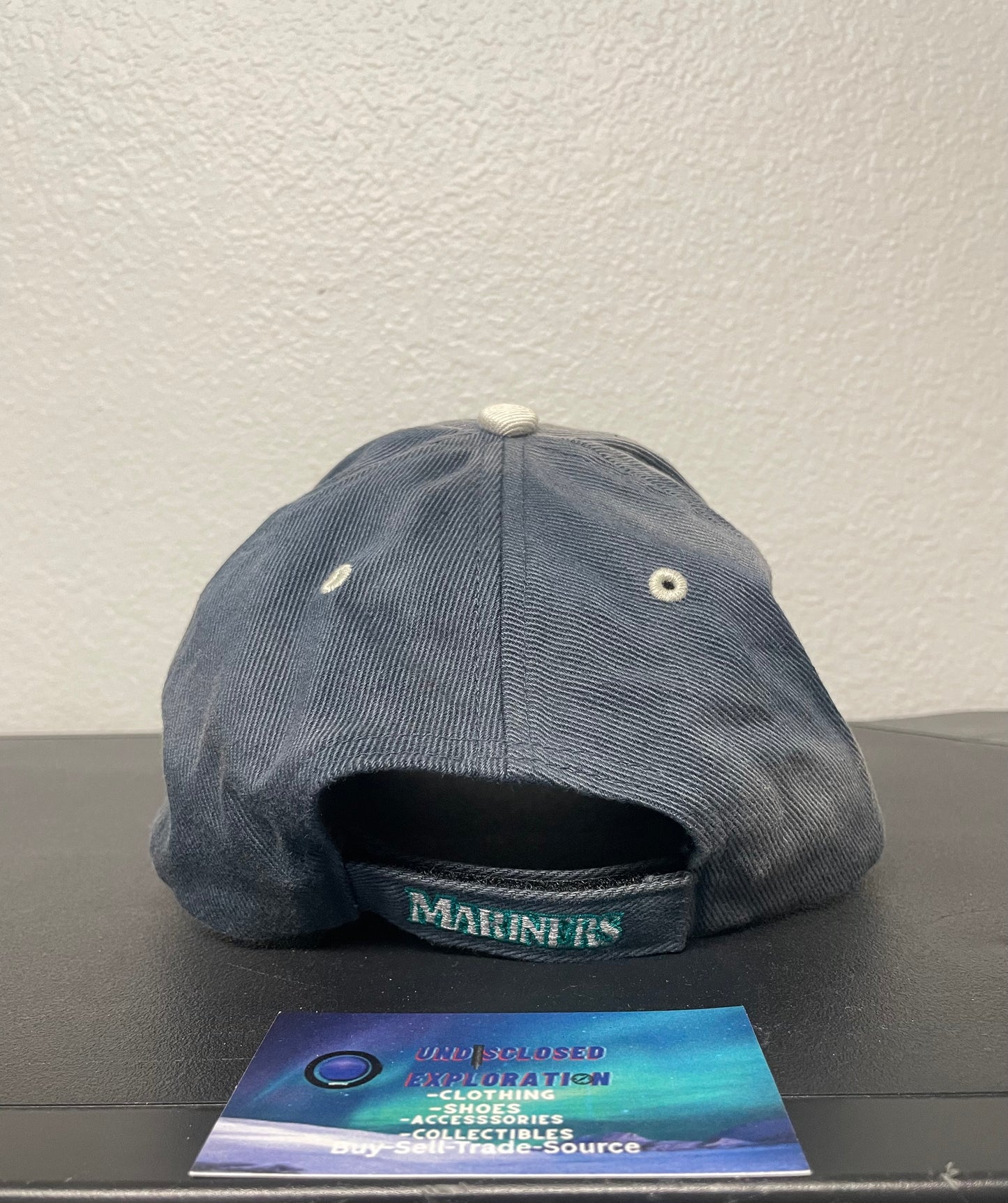 Vintage 2000s Seattle Mariners grey and white hat