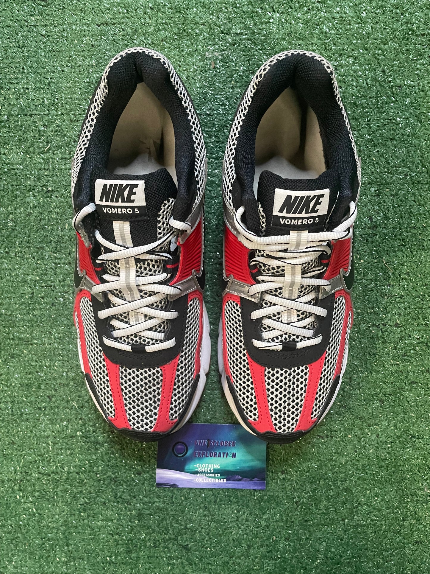 Nike Vomero 5 metallic silver university red size 7.5men/9women
