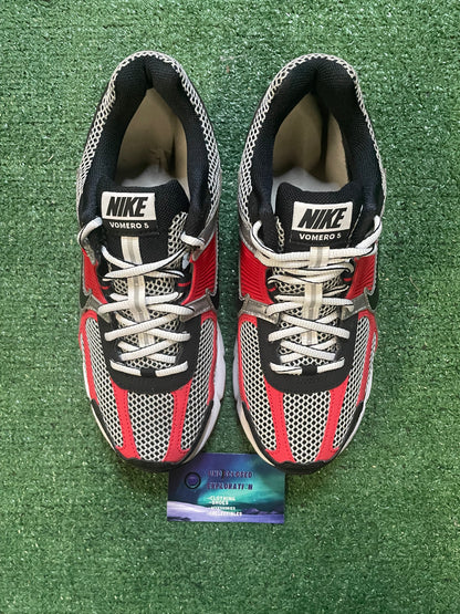 Nike Vomero 5 metallic silver university red size 7.5men/9women