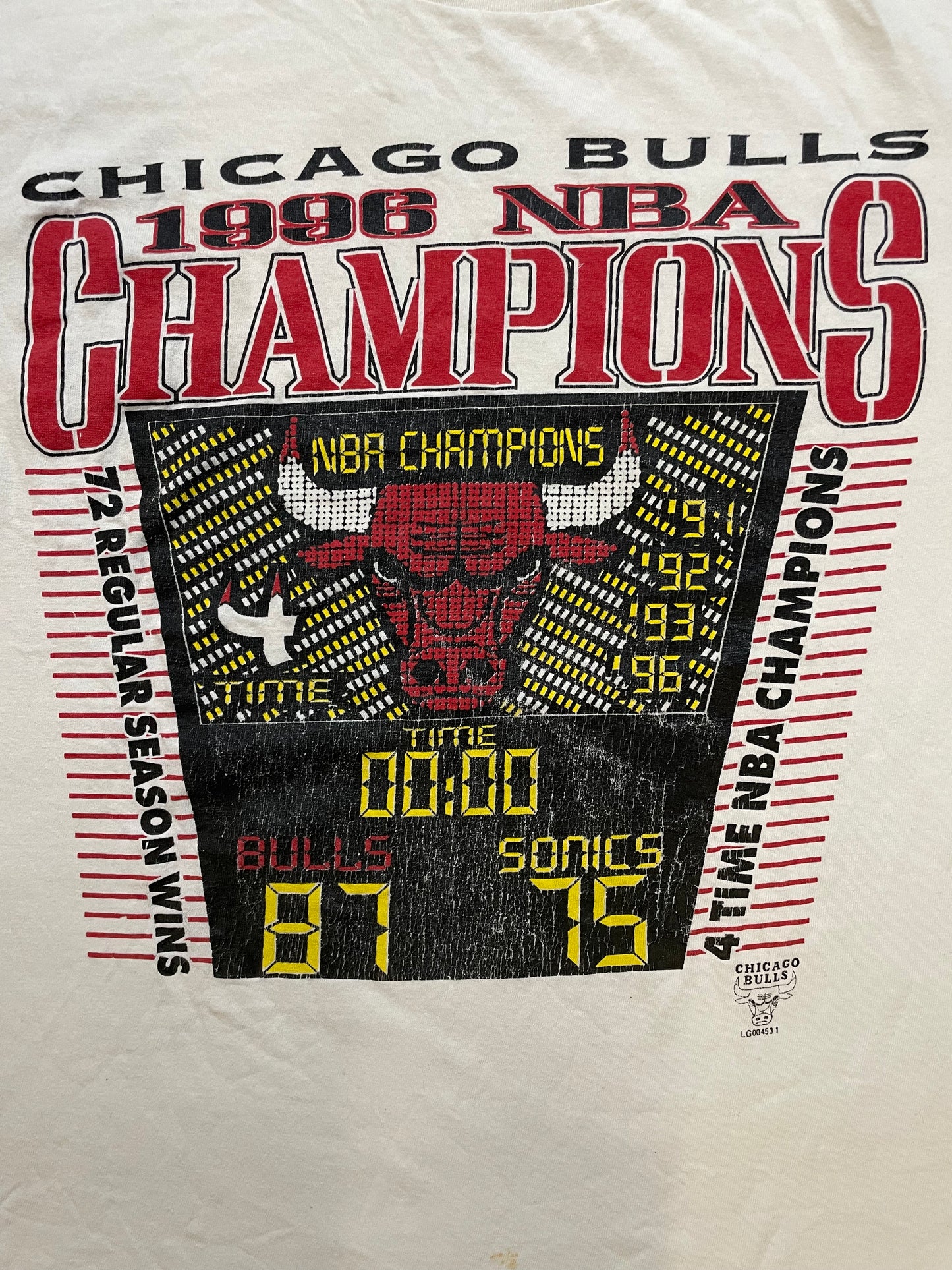 Vintage 1996 Chicago bulls NBA Championships tee