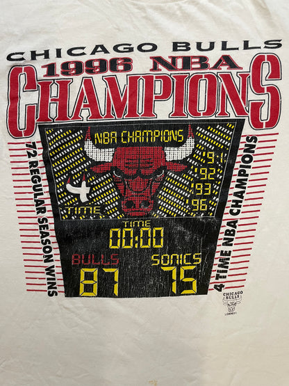 Vintage 1996 Chicago bulls NBA Championships tee