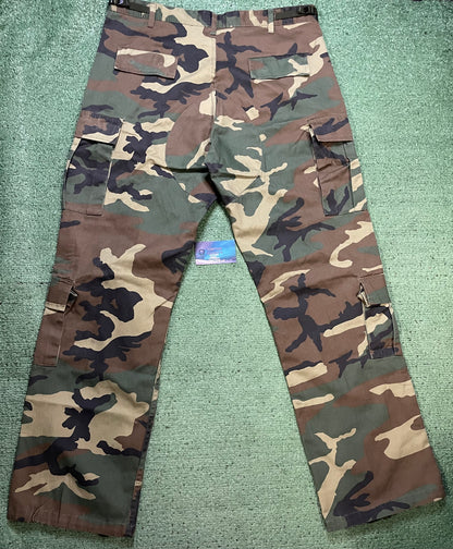 GV Gallery Raspberry Hills camo cargo pants
