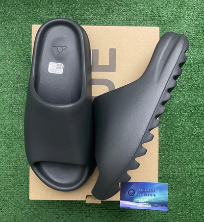 Yeezy Slide Dark Onyx