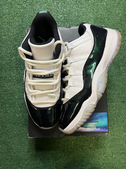 Jordan 11 low emerald size 8men/9.5women