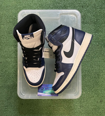 Air Jordan 1 high midnight navy size 7youth/8.5women