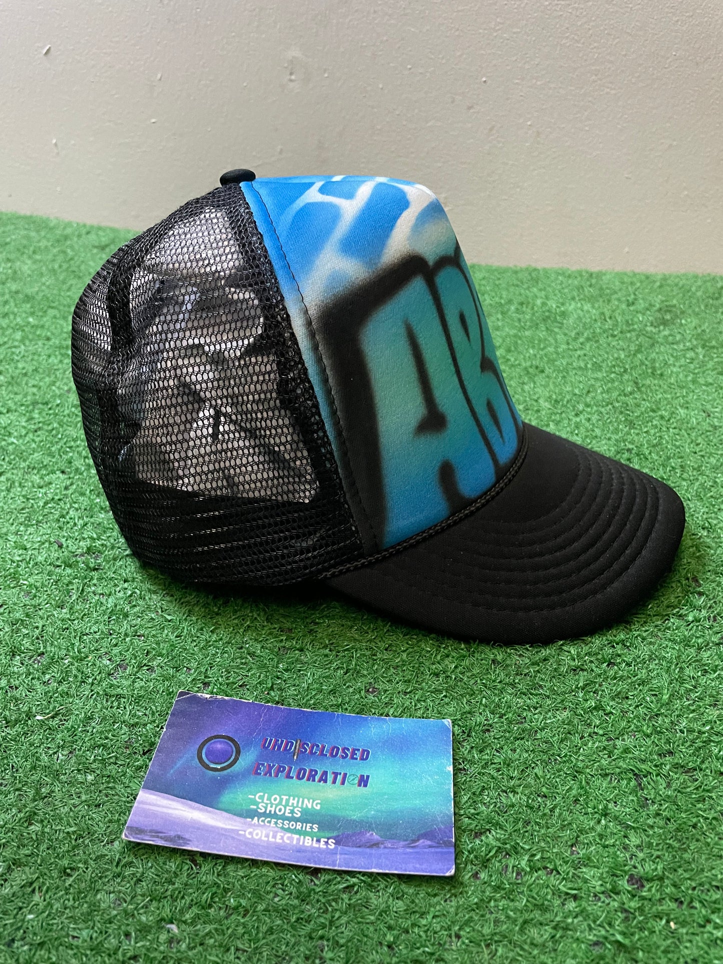 Vintage ABBY airbrush blue and black hat